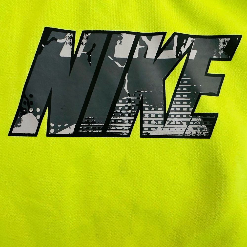 Nike Green and Black Short Sleeve Tees - Picture 7 of 12